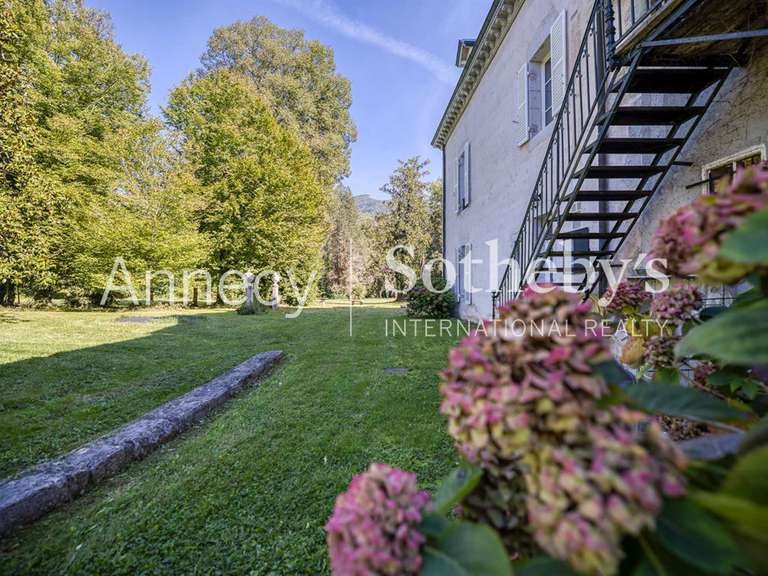 Maison Chanaz - 10 chambres - 467m²