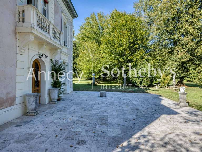 Maison Chanaz - 10 chambres - 467m²