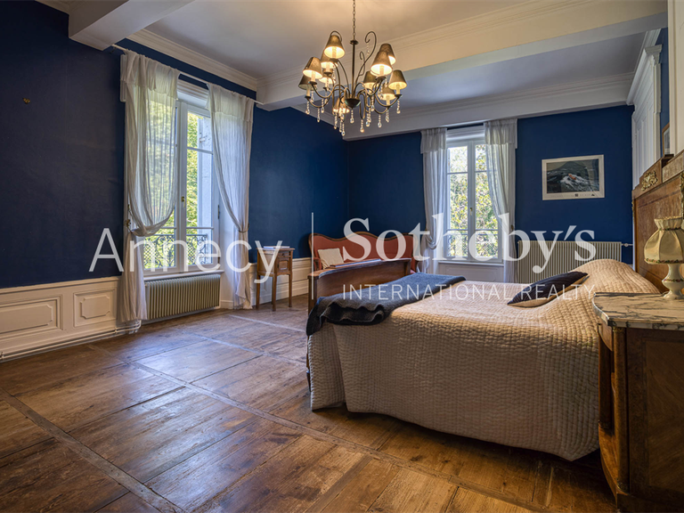 House Chanaz - 10 bedrooms - 467m²