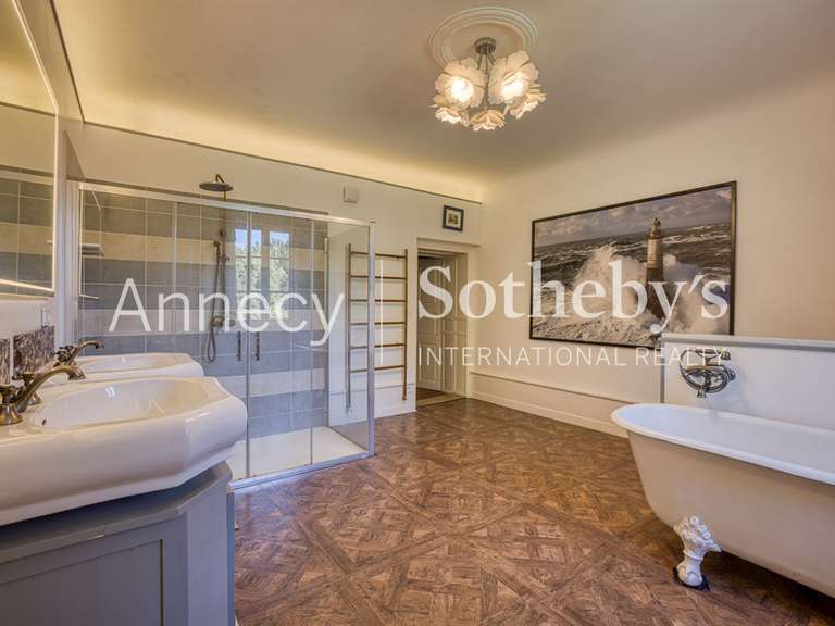 Maison Chanaz - 10 chambres - 467m²