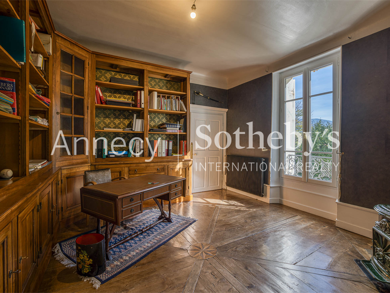 House Chanaz - 10 bedrooms - 467m²