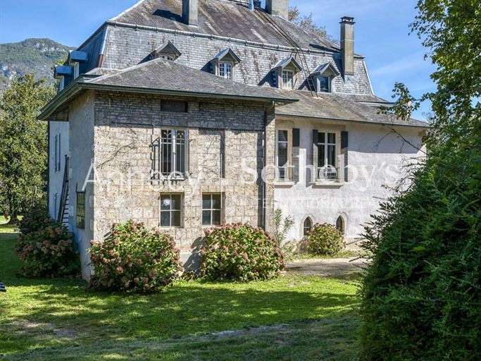Maison Chanaz - 10 chambres - 467m²