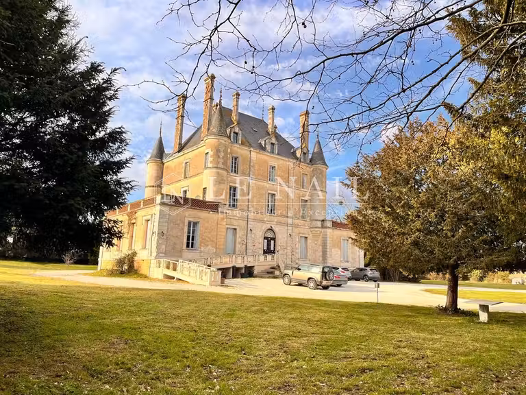 Château Chantonnay - 10 chambres - 843m²