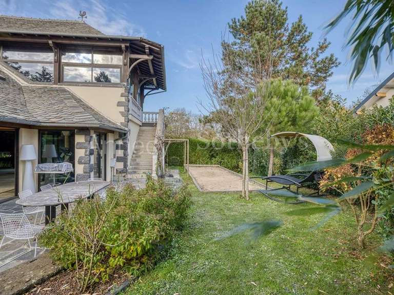 Maison Chapeiry - 5 chambres - 469m²