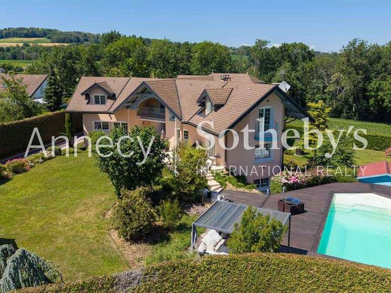 Maison Chapeiry - 5 chambres - 517m²