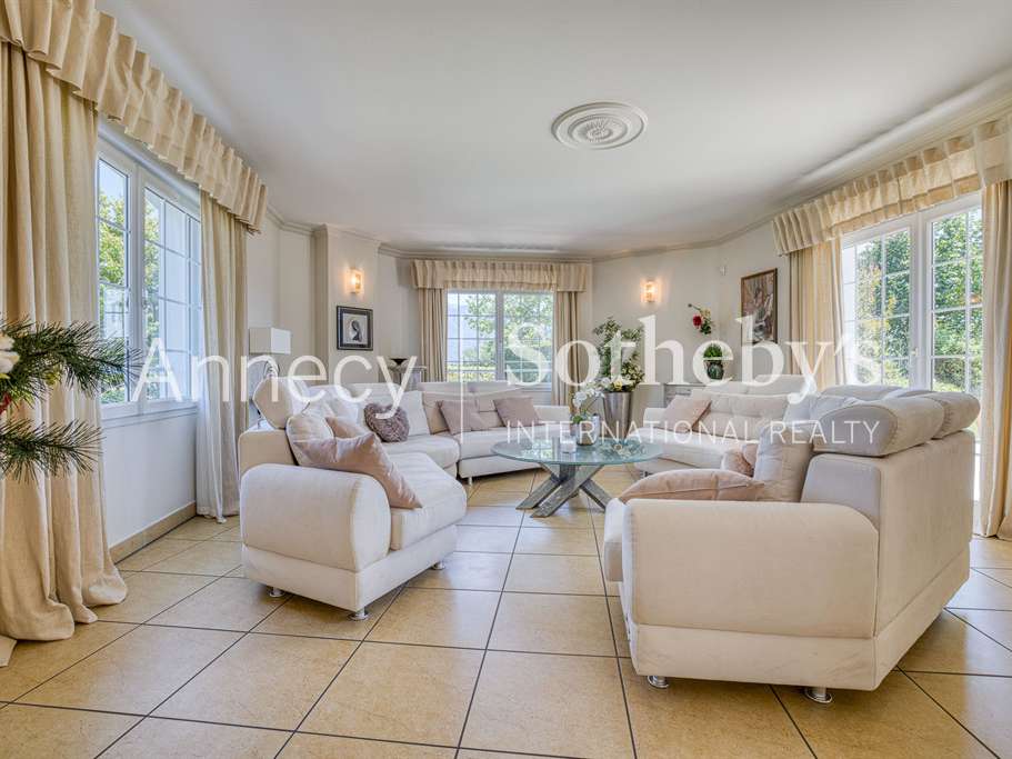 Maison Chapeiry