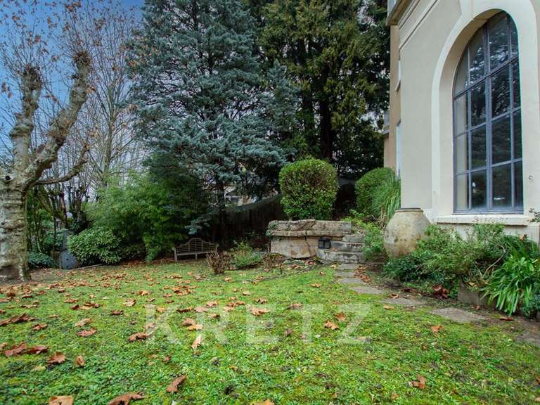 Maison Charbonnières-les-Bains - 4 chambres - 371m²