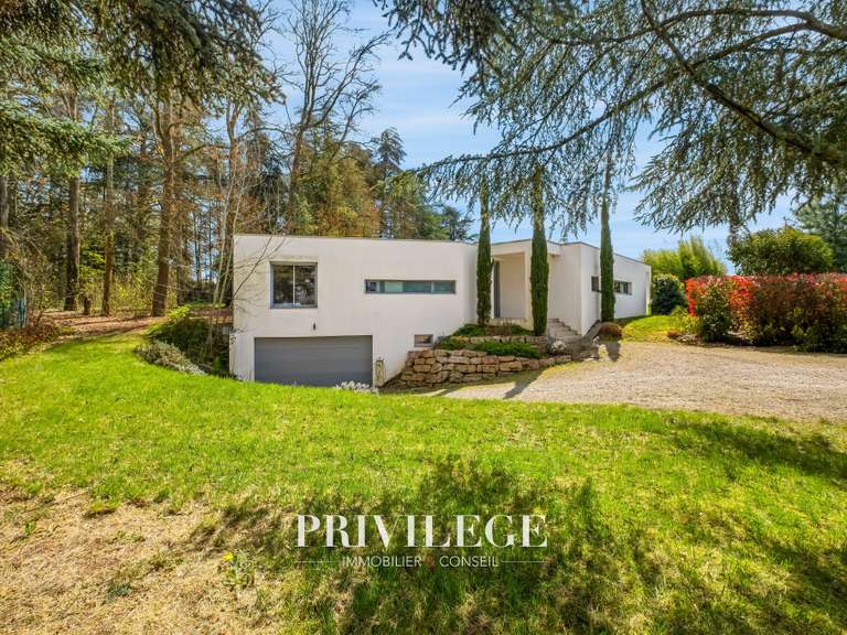 Maison Charbonnières-les-Bains - 5 chambres - 202m²