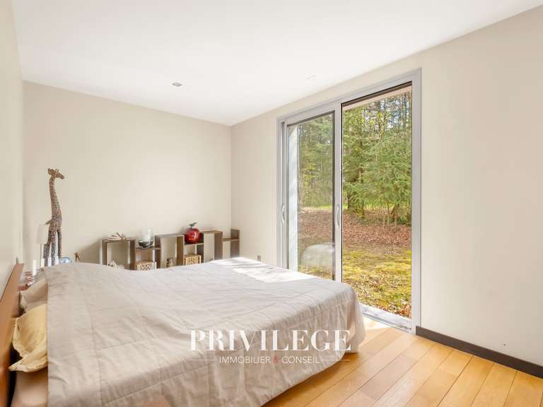 Maison Charbonnières-les-Bains - 5 chambres - 202m²