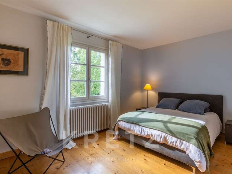 Maison Charbonnières-les-Bains - 7 chambres - 260m²