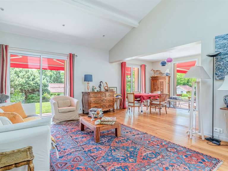 House Charbonnières-les-Bains - 5 bedrooms - 207m²