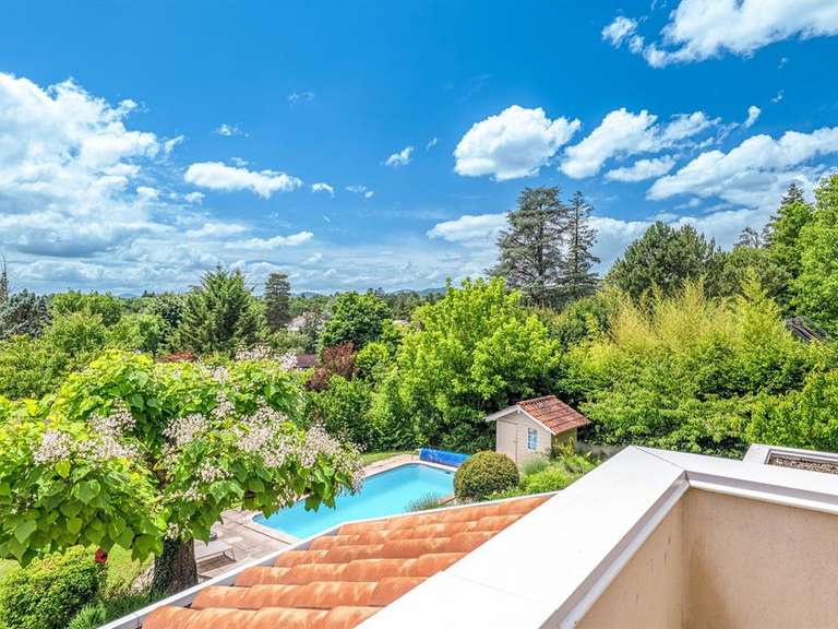 Maison Charbonnières-les-Bains - 5 chambres - 207m²