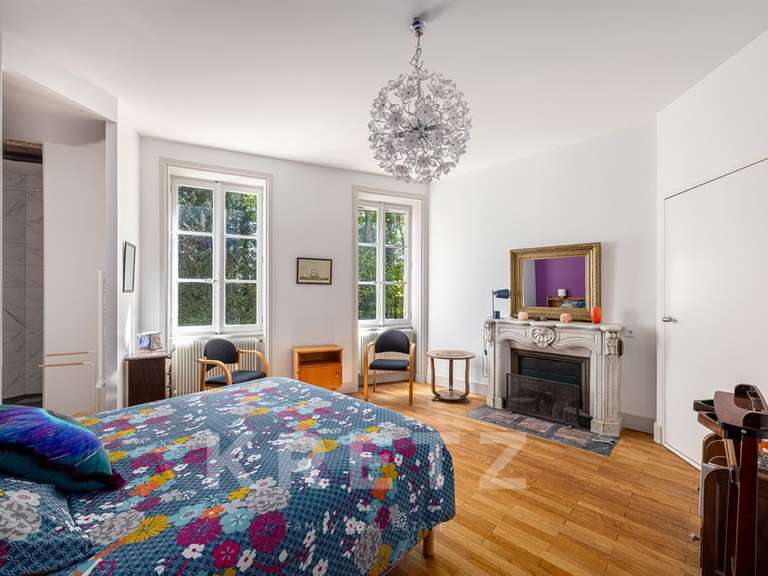 Château Charentay - 10 chambres - 632m²