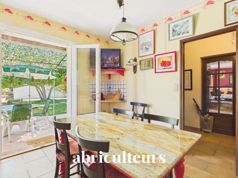 Maison Charleval - 5 chambres - 198m²