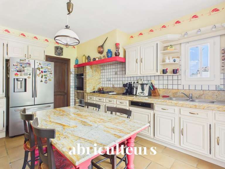 Maison Charleval - 5 chambres - 198m²