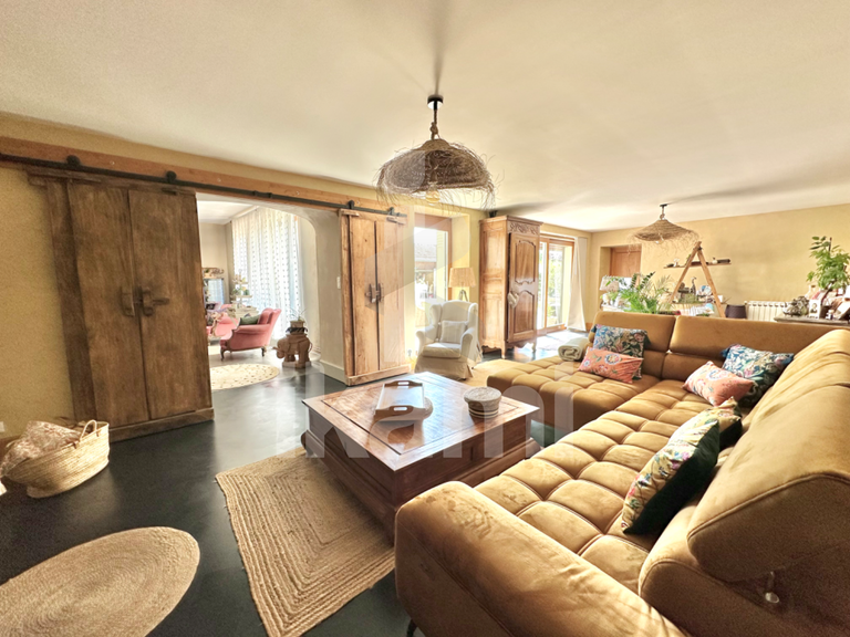 Maison Charmes-sur-l'Herbasse - 6 chambres - 337m²