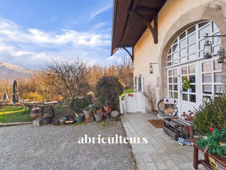 House Charvonnex - 8 bedrooms - 433m²