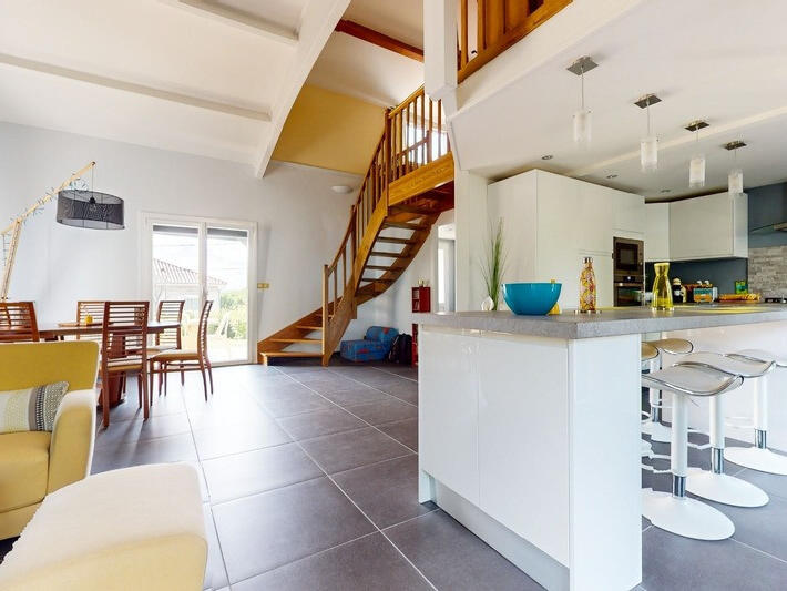 Sale House Chasselay - 4 bedrooms