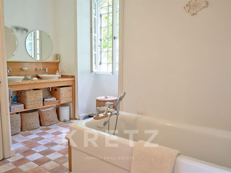 Maison Chassiers - 7 chambres - 585m²