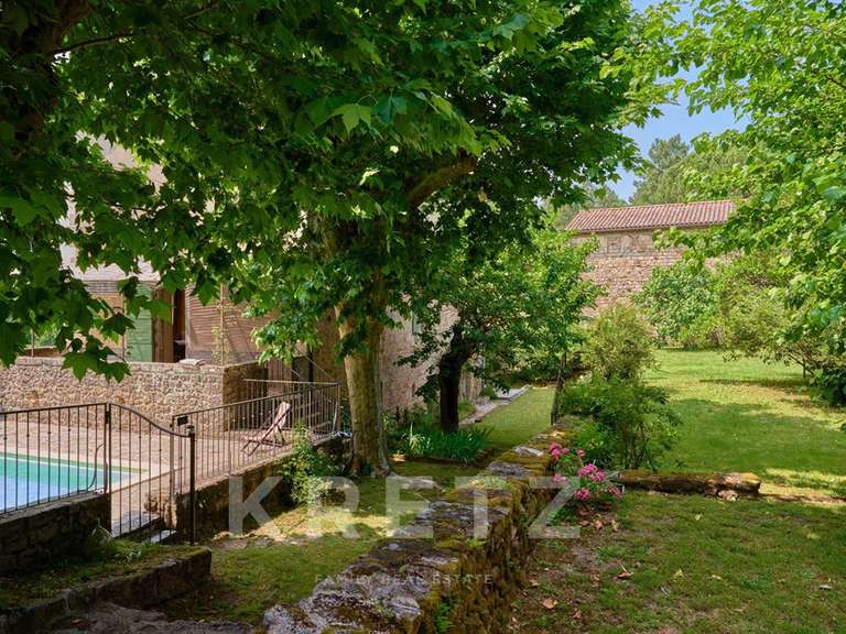 Propriété Chassiers - 7 chambres - 585m²