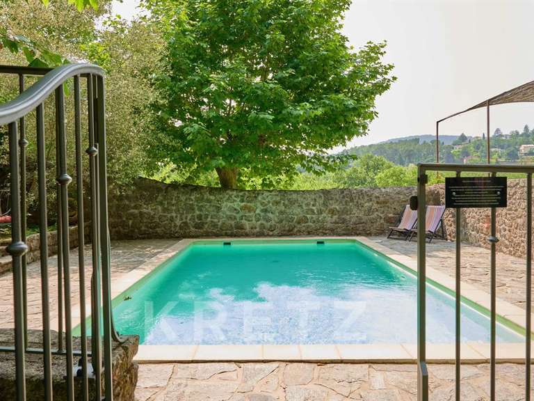 Propriété Chassiers - 7 chambres - 585m²