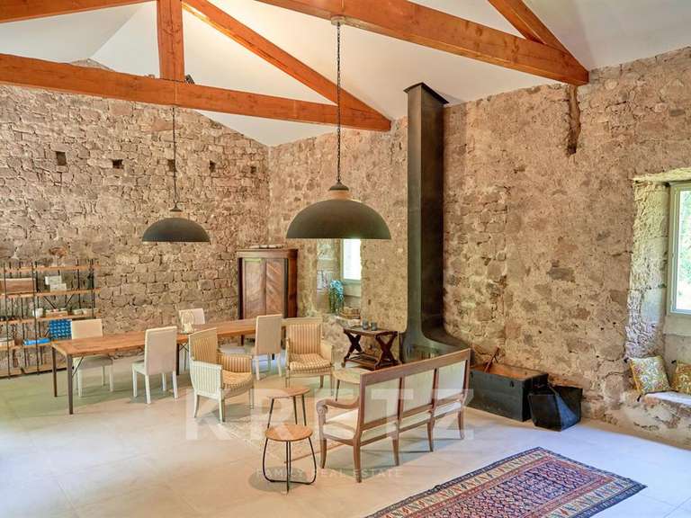Propriété Chassiers - 7 chambres - 585m²