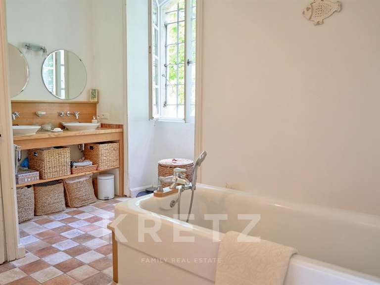 Propriété Chassiers - 7 chambres - 585m²