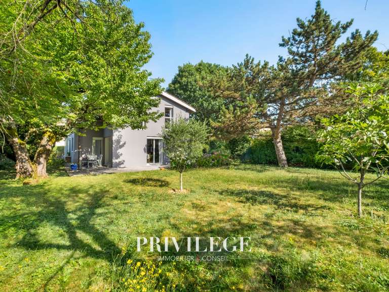 Maison Chassieu - 4 chambres - 144m²