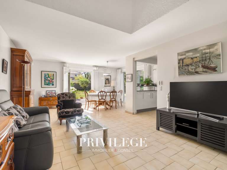 Maison Chassieu - 4 chambres - 144m²