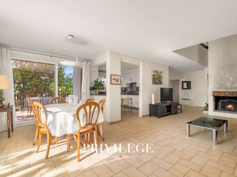 Maison Chassieu - 4 chambres - 144m²