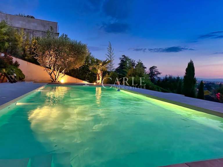 Villa Chassieu - 3 chambres - 332m²