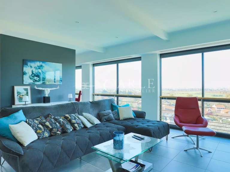 Villa Chassieu - 3 chambres - 332m²