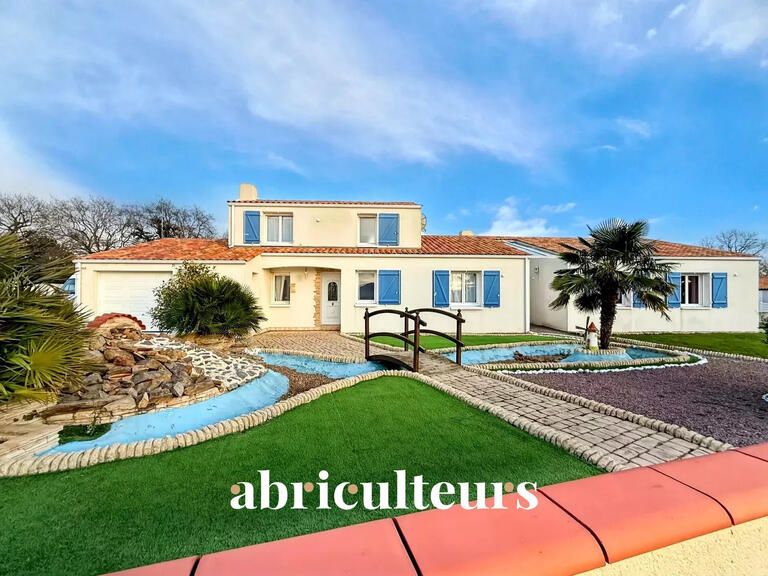 Maison Château-d'Olonne - 4 chambres - 251m²