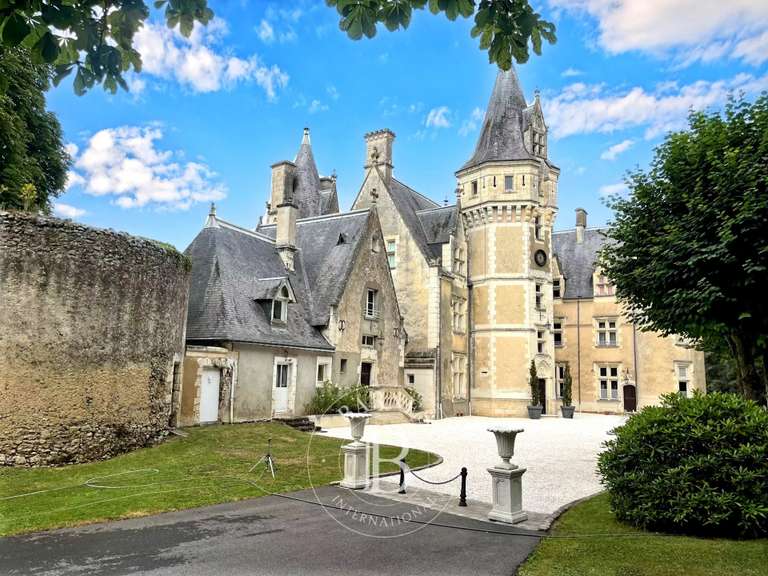 Château Chateau-du-Loir - 15 chambres - 680m²