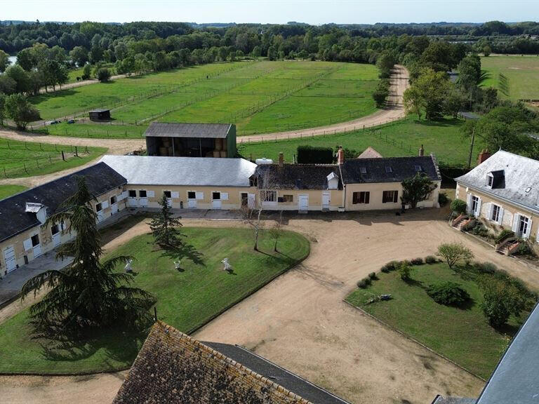Equestrian property Chateau-du-Loir