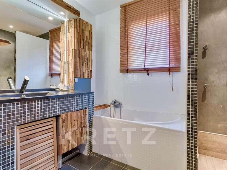 House chateau-gombert - 5 bedrooms - 300m²