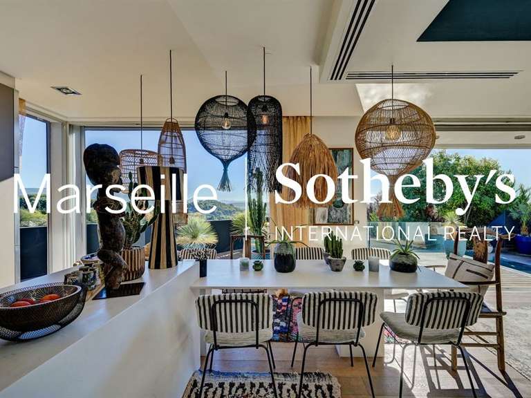 Maison Chateau-gombert - 4 chambres - 250m²