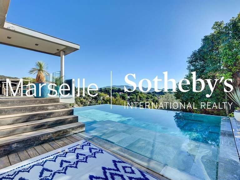 Maison Chateau-gombert - 4 chambres - 250m²