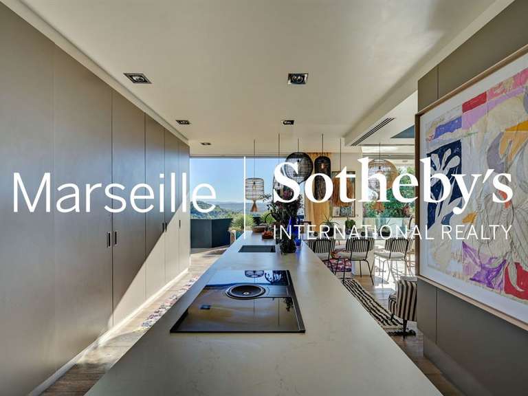 Maison Chateau-gombert - 4 chambres - 250m²