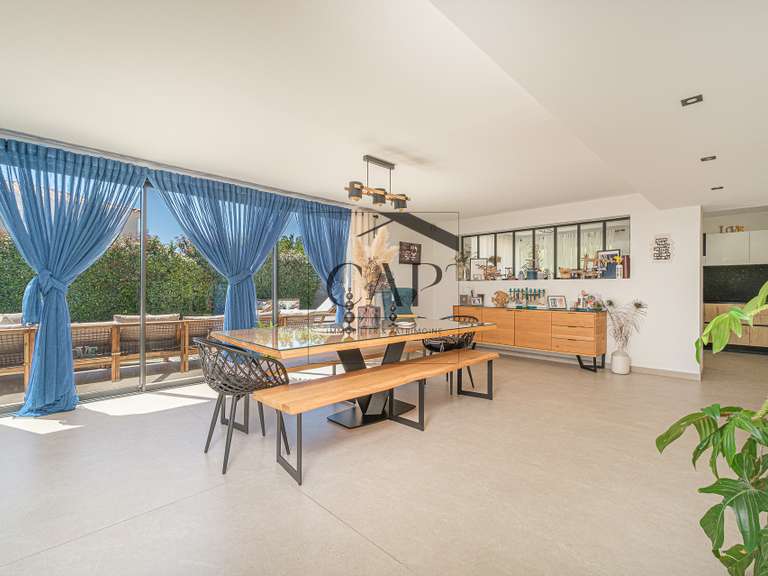 Maison Chateau-gombert - 5 chambres - 210m²