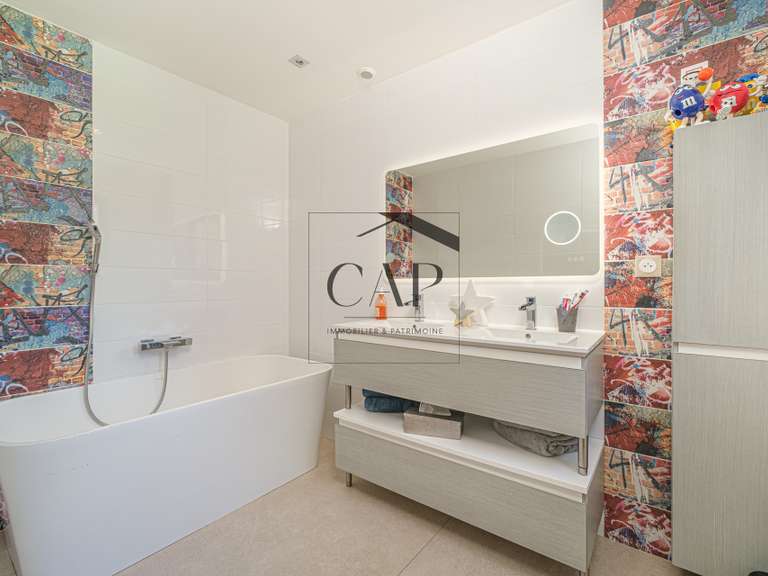 Maison Chateau-gombert - 5 chambres - 210m²