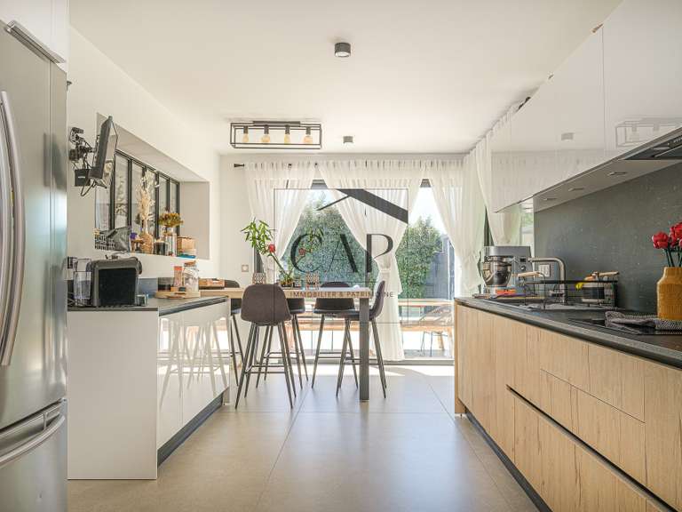 Maison Chateau-gombert - 5 chambres - 210m²