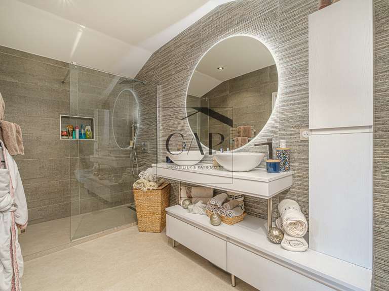 Maison Chateau-gombert - 5 chambres - 210m²