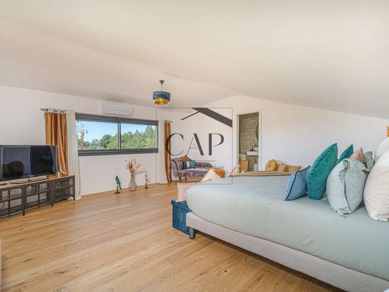 Maison Chateau-gombert - 5 chambres - 210m²