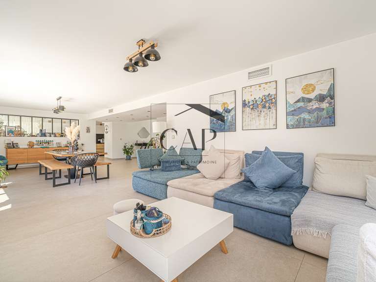 Maison Chateau-gombert - 5 chambres - 210m²