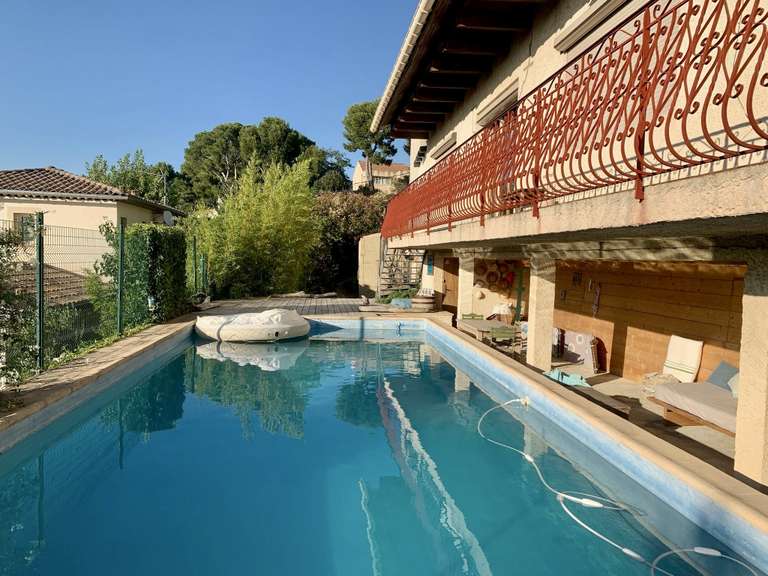 Maison Chateau-gombert - 6 chambres - 240m²