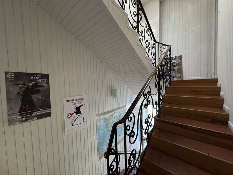 Maison Chateau-gombert - 6 chambres - 240m²