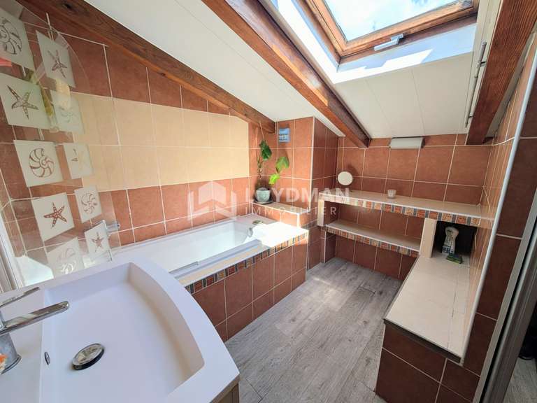 Villa chateau-gombert - 4 bedrooms - 175m²