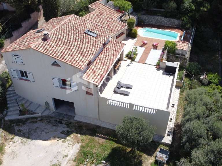Villa Chateau-gombert - 4 chambres - 175m²