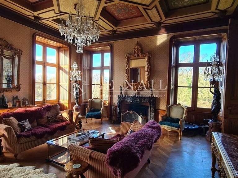Château Château-Gontier - 7 chambres - 700m²